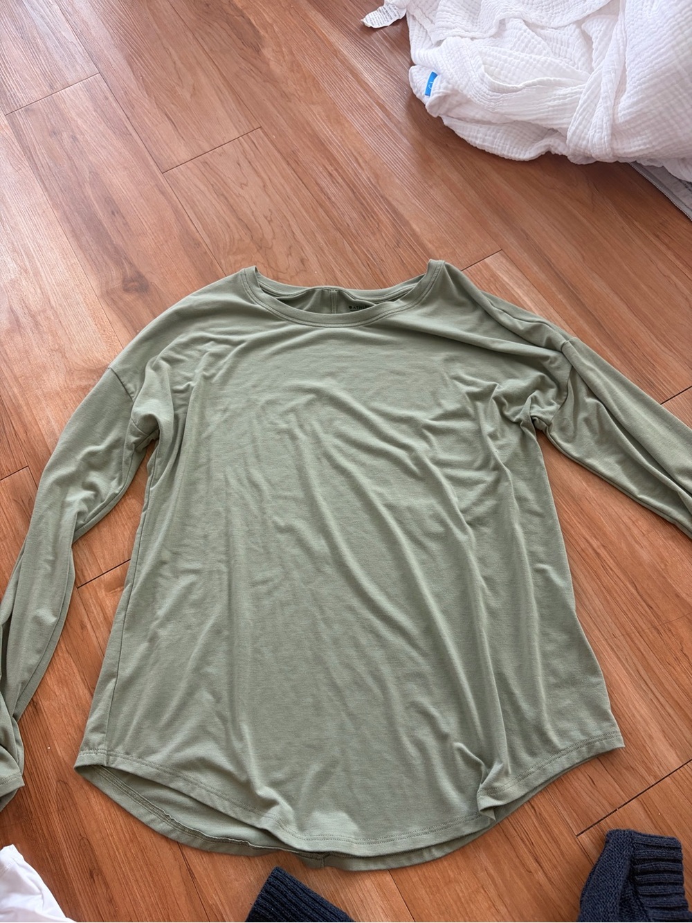 Athleta Relaxed Long-Sleeve Women's Top in Sage Green
